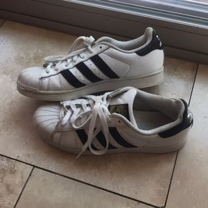 Adidas white striped shoes